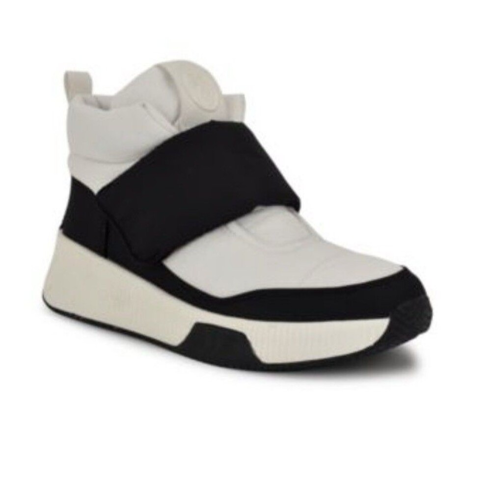 NWT Nine West Womens Tumble Puffy Booties Cream black Size 8